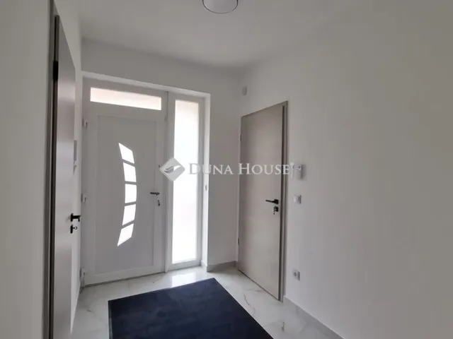 Eladó ház Budapest XVI. kerület 143 nm