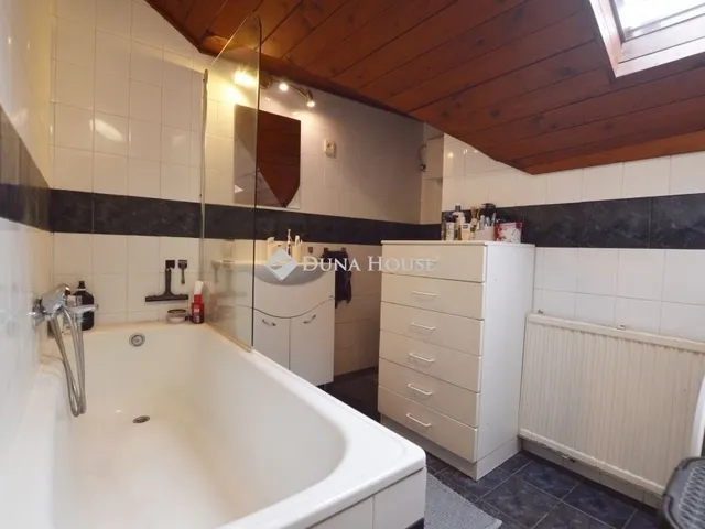 Eladó lakás Budapest III. kerület 65 nm