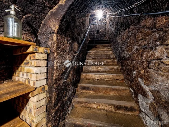 Eladó kereskedelmi és ipari ingatlan Tokaj 240 nm