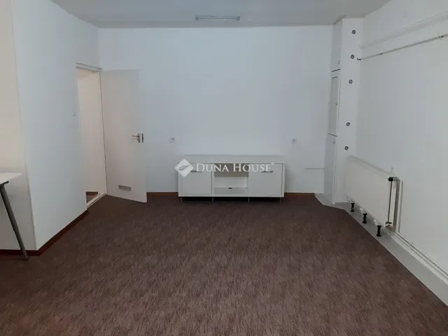 Eladó lakás Budapest VI. kerület 75 nm