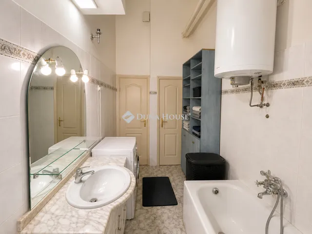 Eladó lakás Budapest VI. kerület 82 nm