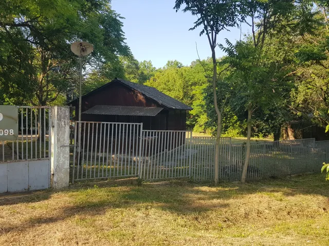 Eladó ház Dunaújváros, Dózsa városrész 360 nm