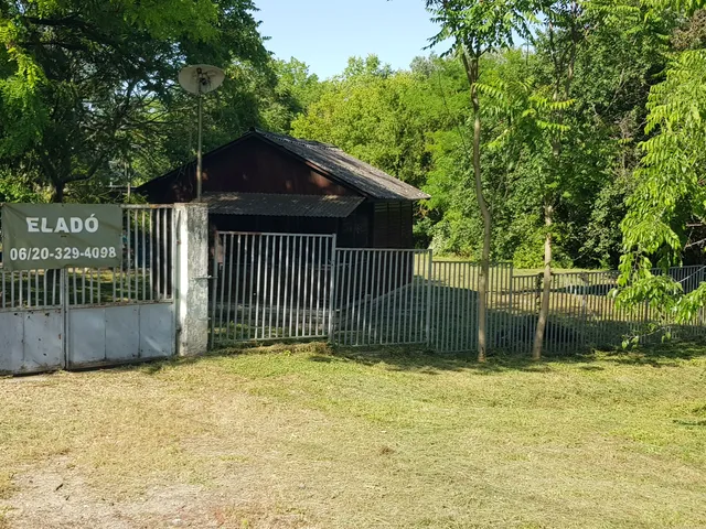 Eladó ház Dunaújváros 360 nm