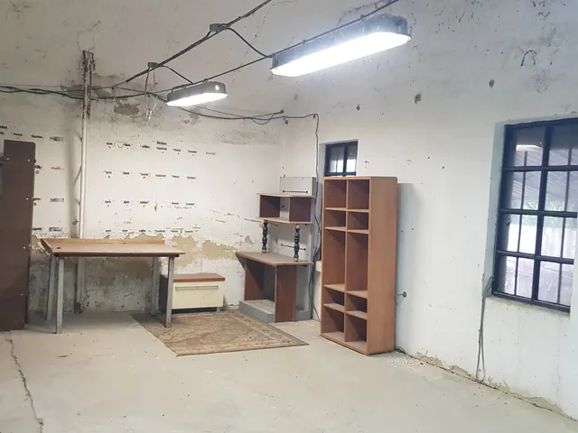 Eladó kereskedelmi és ipari ingatlan Szentlőrinc 360 nm