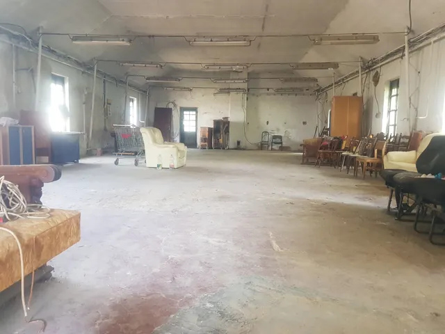Eladó kereskedelmi és ipari ingatlan Szentlőrinc 360 nm