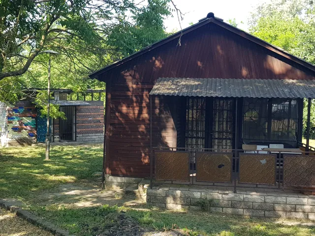 Eladó ház Dunaújváros 360 nm