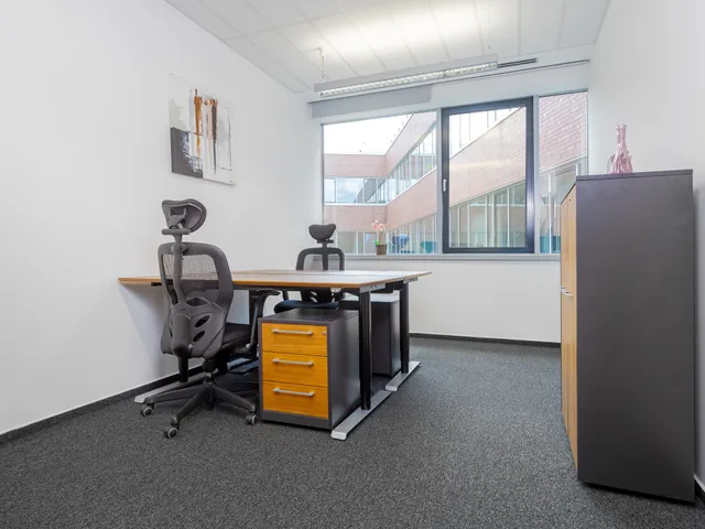 Kiadó kereskedelmi és ipari ingatlan Budapest XI. kerület, Október huszonharmadika utca 8-10 50 nm