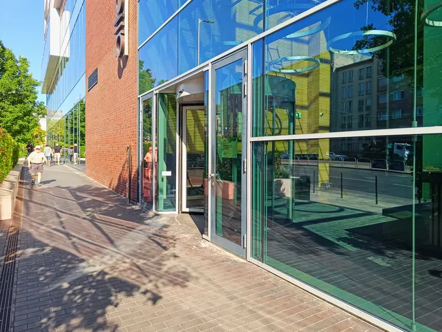 Kiadó kereskedelmi és ipari ingatlan Budapest XI. kerület, Október huszonharmadika utca 8-10 75 nm