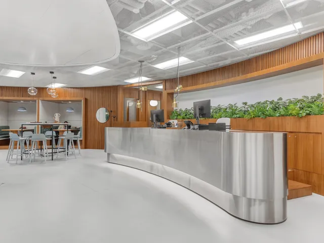 Kiadó kereskedelmi és ipari ingatlan Budapest V. kerület, Szervita tér 8 30 nm