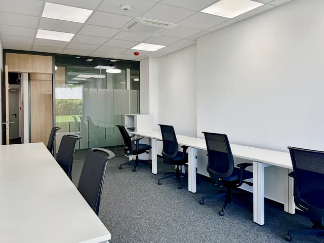 Kiadó kereskedelmi és ipari ingatlan Szeged, Bakay Nándor utca 24 60 nm