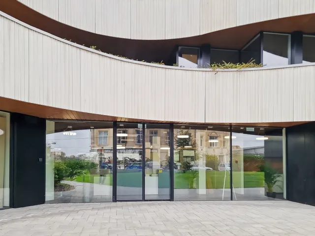 Kiadó kereskedelmi és ipari ingatlan Szeged, Bakay Nándor utca 24 75 nm