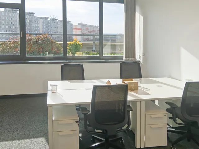 Kiadó kereskedelmi és ipari ingatlan Budapest XIX. kerület, Vak Bottyán u. 75/A-C, épület 3ik emelet 60 nm