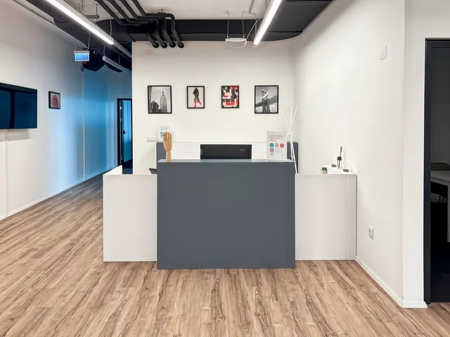 Kiadó kereskedelmi és ipari ingatlan Debrecen, Átrium Office Debrecen Nemzetközi Reptér, Szatke Ferenc utca 30 nm