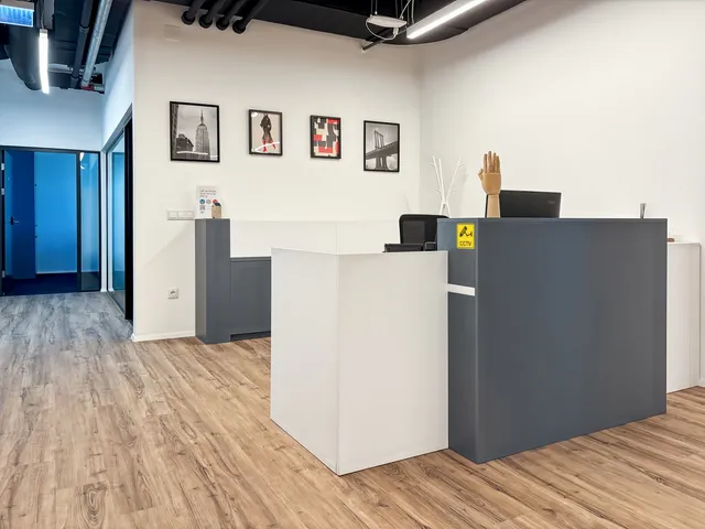 Kiadó kereskedelmi és ipari ingatlan Debrecen, Átrium Office Debrecen Nemzetközi Reptér, Szatke Ferenc utca 50 nm