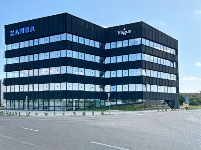 Kiadó kereskedelmi és ipari ingatlan Debrecen, Átrium Office Debrecen Nemzetközi Reptér, Szatke Ferenc utca 50 nm