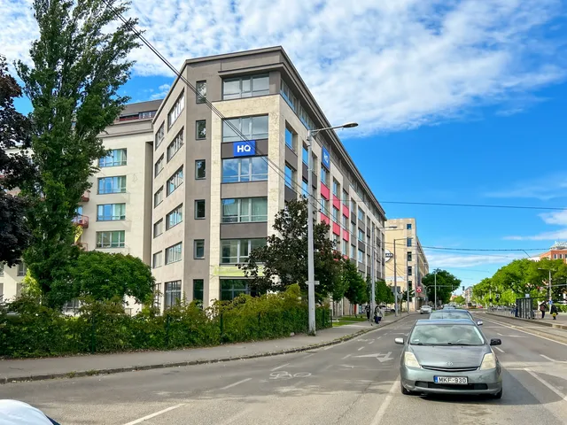 Kiadó kereskedelmi és ipari ingatlan Budapest XI. kerület, Fehérvári út 99 30 nm