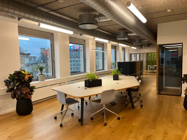 Kiadó kereskedelmi és ipari ingatlan Budapest XI. kerület, Fehérvári út 99 10 nm