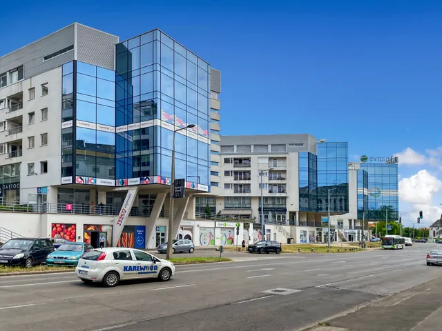 Kiadó kereskedelmi és ipari ingatlan Miskolc, Macropolis, Arany János tér 1 15 nm