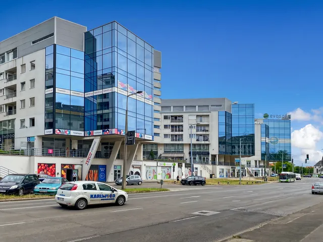 Kiadó kereskedelmi és ipari ingatlan Miskolc, Macropolis, Arany János tér 1 60 nm