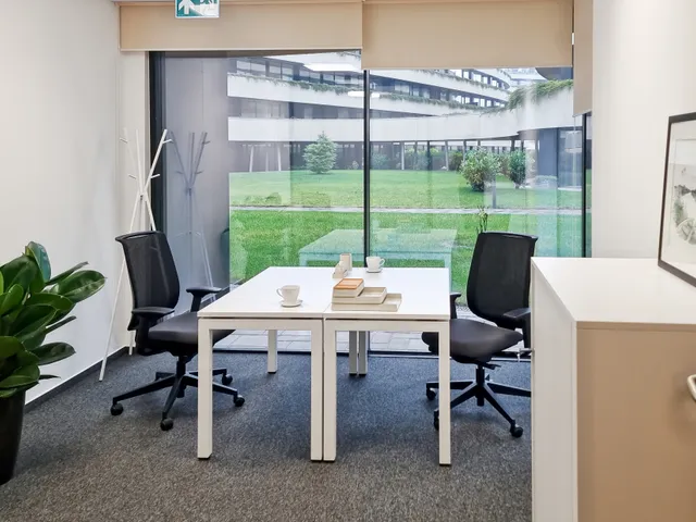 Kiadó kereskedelmi és ipari ingatlan Szeged, Bakay Nándor utca 24 15 nm