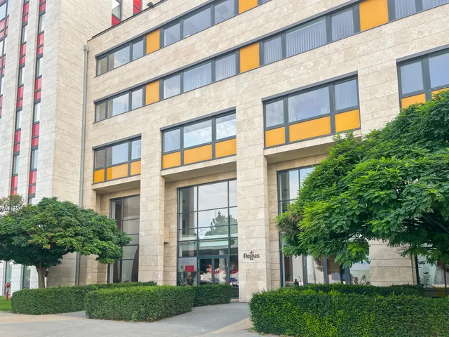 Kiadó kereskedelmi és ipari ingatlan Budapest XIII. kerület, Madarász Viktor utca 47-49 75 nm