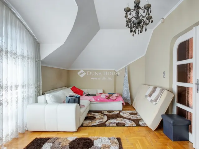 Eladó ház Budapest XVI. kerület, Rákosszentmihály 350 nm