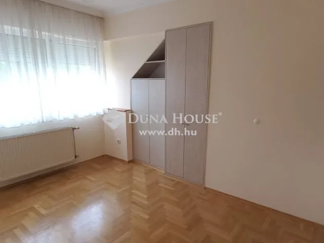 Eladó ház Budapest XVI. kerület 220 nm