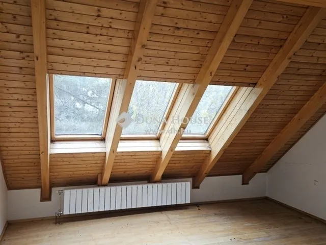 Eladó ház Pilisszentkereszt 240 nm