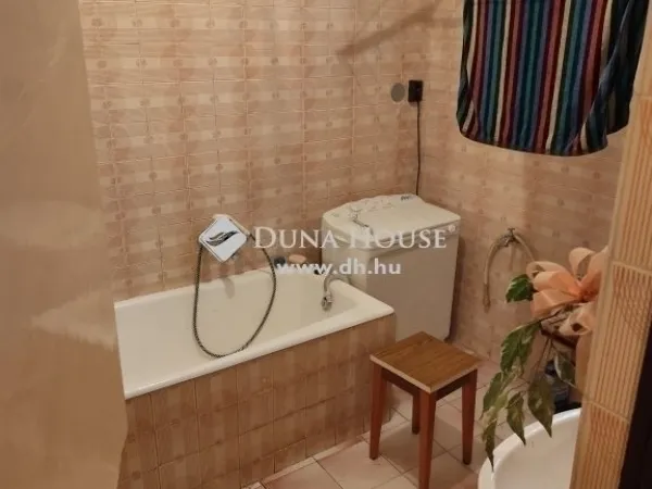 Eladó ház Budapest XV. kerület, Rákospalota 187 nm