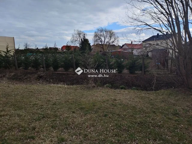 Eladó telek Verseg 800 nm