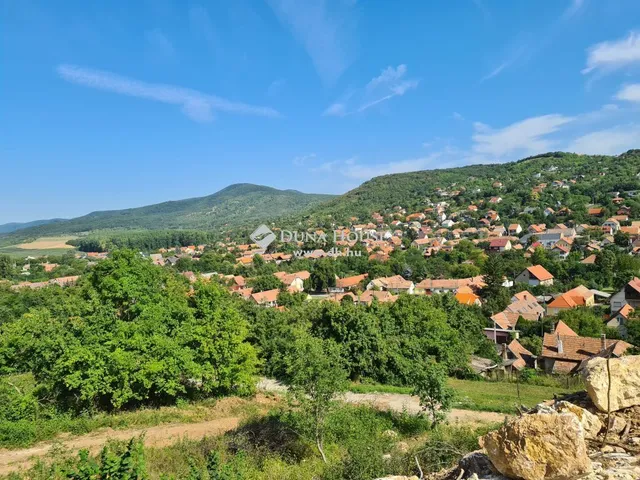 Eladó telek Pomáz 720 nm