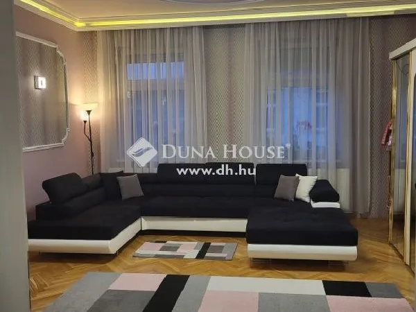 Eladó ház Budapest XV. kerület, Rákospalota 320 nm