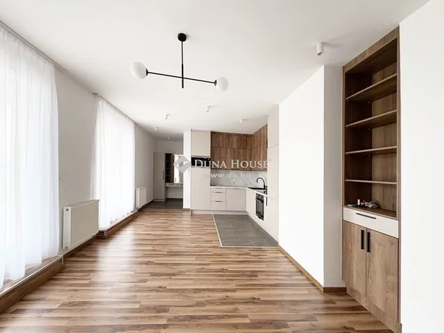 Eladó lakás Budapest III. kerület, Csillaghegy 166 nm