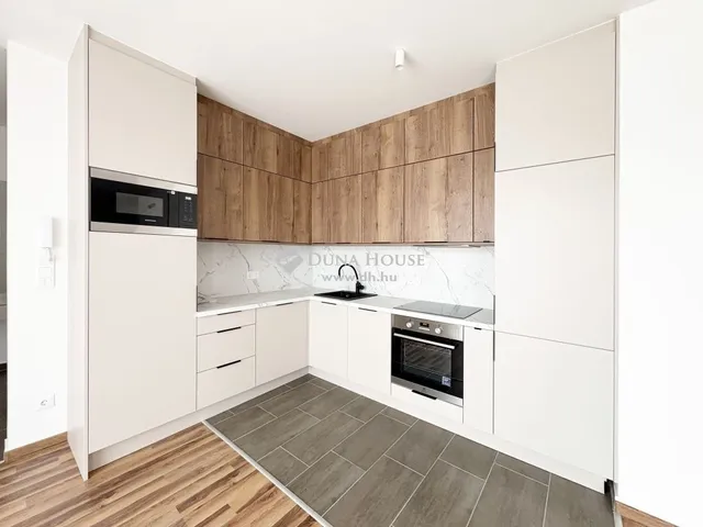 Eladó lakás Budapest III. kerület, Csillaghegy 166 nm