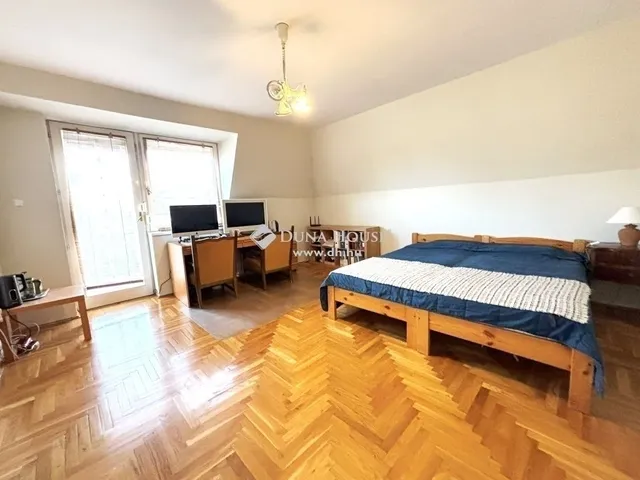 Eladó ház Budapest III. kerület, Csillaghegy 180 nm