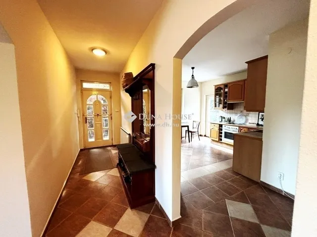 Eladó ház Budapest III. kerület, Csillaghegy 180 nm
