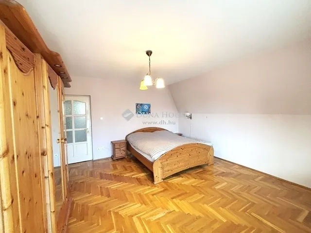 Eladó ház Budapest III. kerület, Csillaghegy 180 nm