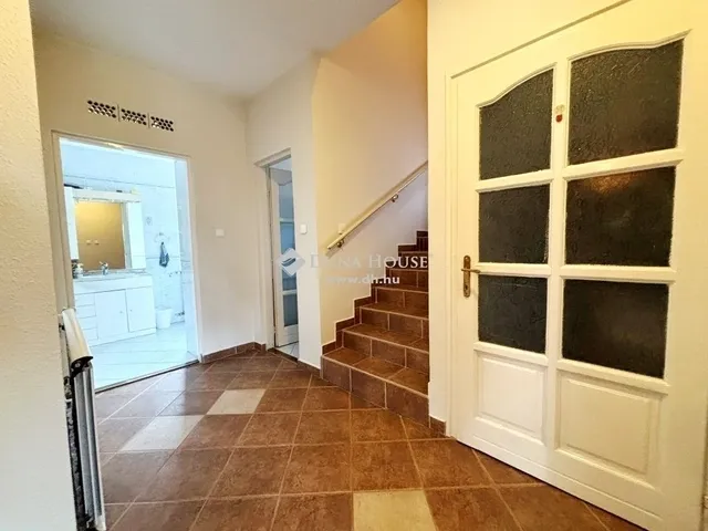 Eladó ház Budapest III. kerület, Csillaghegy 180 nm