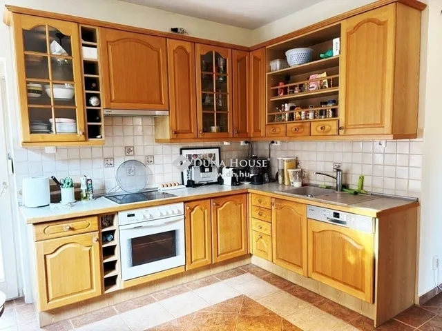 Eladó ház Budapest III. kerület, Csillaghegy 180 nm