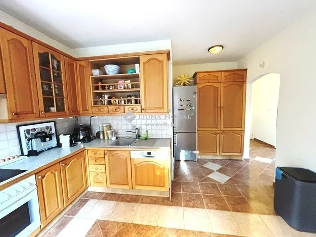 Eladó ház Budapest III. kerület, Csillaghegy 180 nm