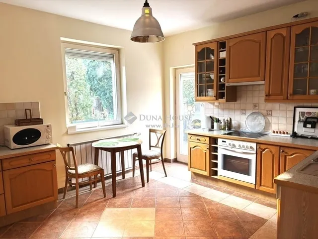 Eladó ház Budapest III. kerület, Csillaghegy 180 nm
