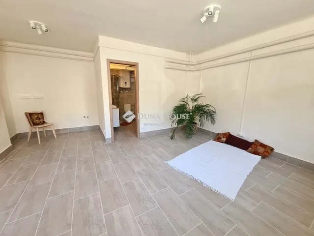 Eladó kereskedelmi és ipari ingatlan Budapest XIII. kerület 30 nm