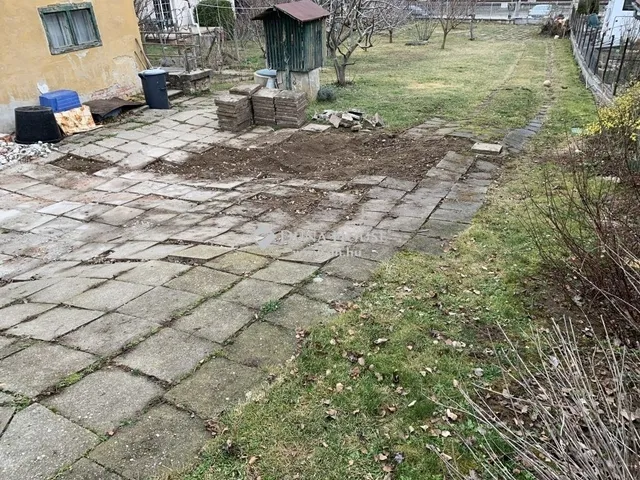 Eladó telek Budakalász 770 nm