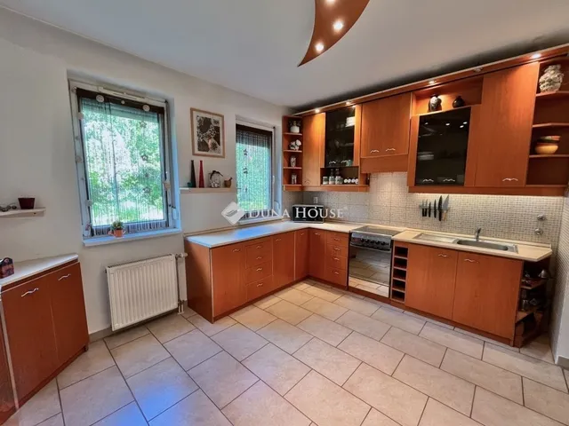 Eladó lakás Budapest III. kerület 78 nm