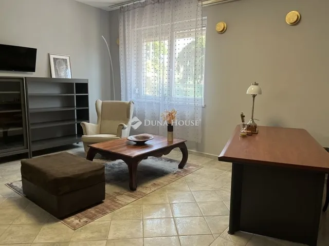 Eladó ház Budapest XXI. kerület 320 nm