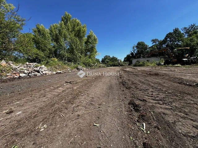Eladó telek Etyek 16528 nm