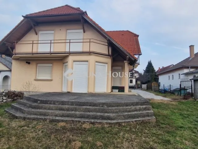 Eladó ház Balatonboglár 350 nm