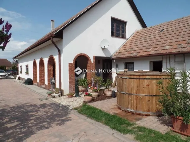 Eladó ház Balatonlelle 140 nm
