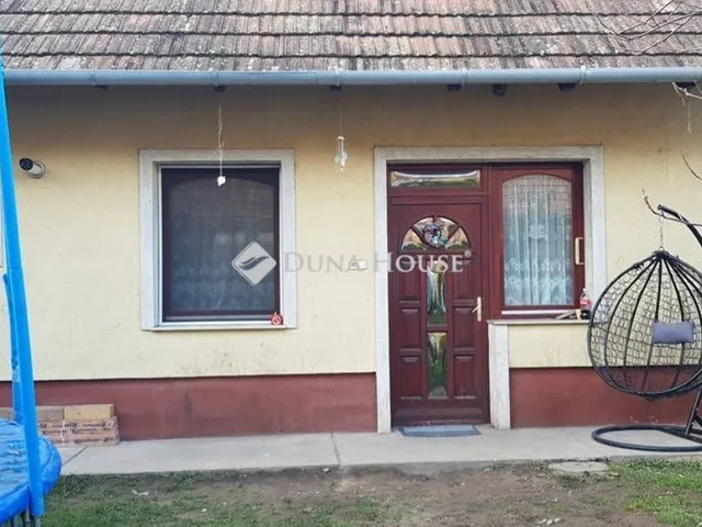 Eladó ház Pócsmegyer 142 nm