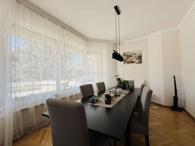 Eladó ház Budapest XI. kerület 300 nm